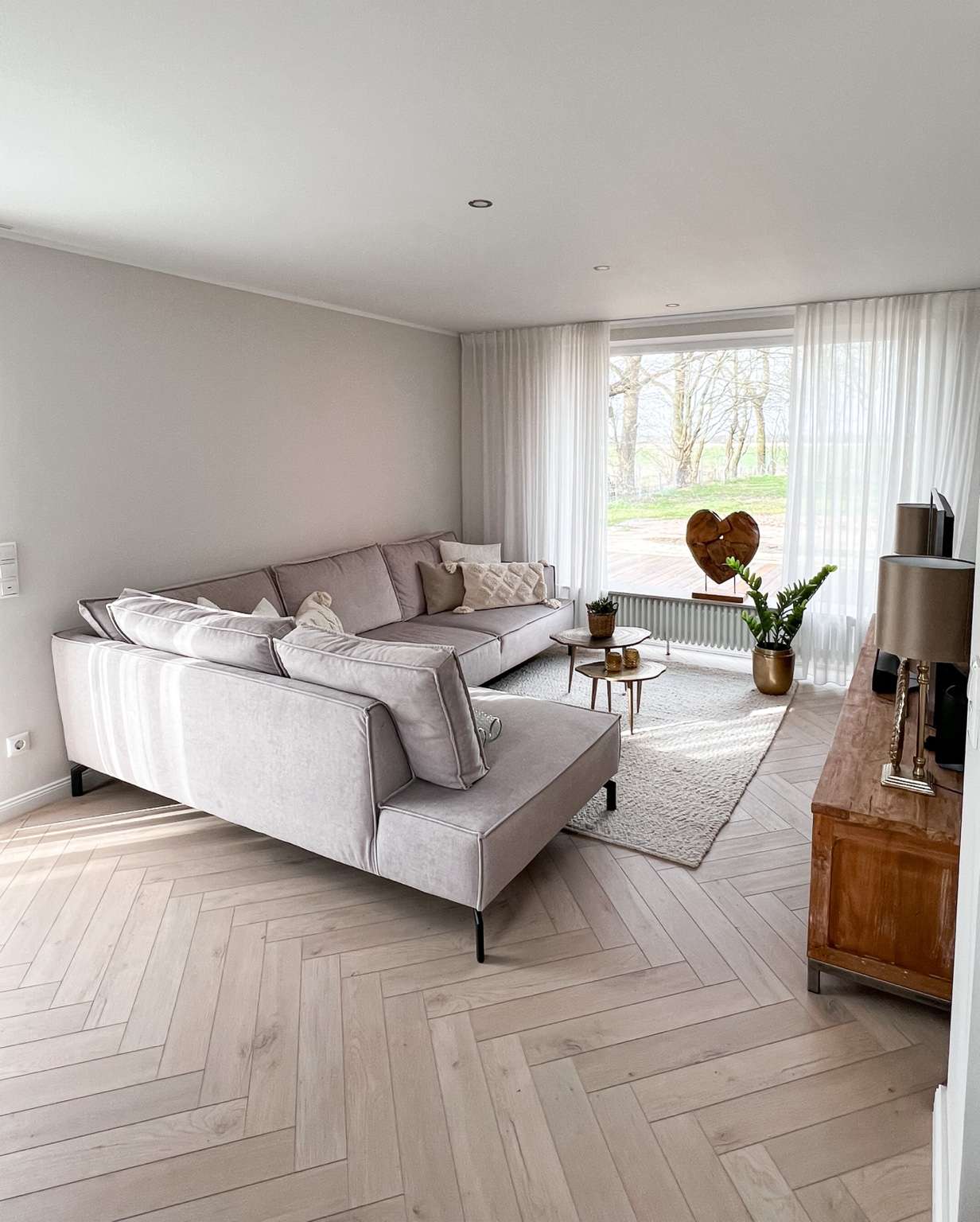 Fischgrät-Vinyl im Wohnzimmer – Heineking Landesbergen